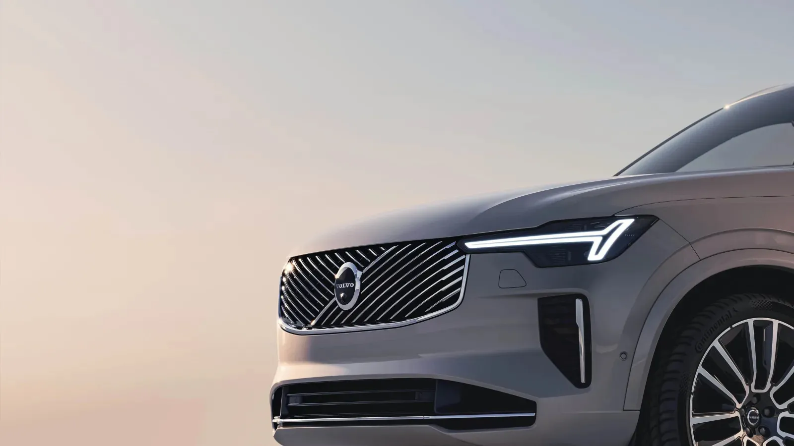 New 2025 Volvo XC90 Exterior